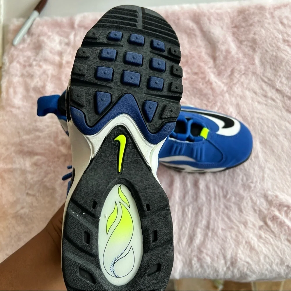 Nike Kids Blue and Black Sneakers b65